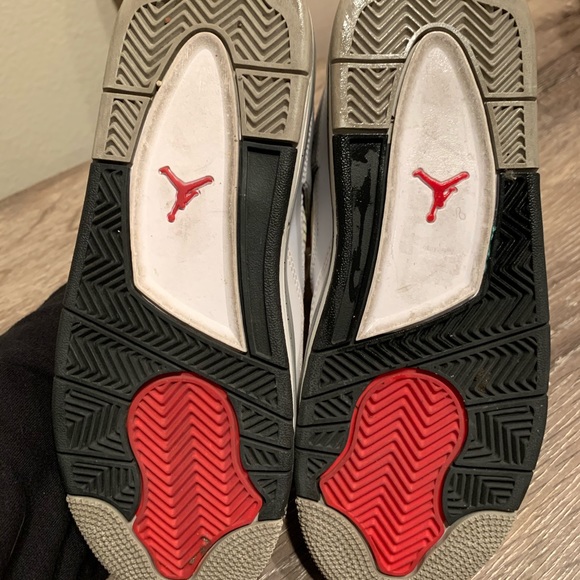 Jordan 4 Retro OG Cement - Picture 5 of 5